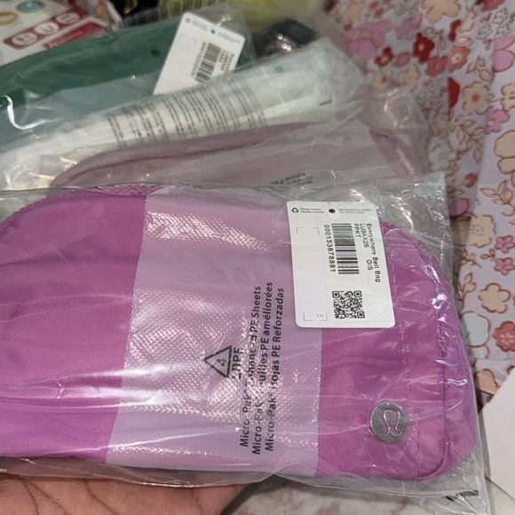 lululemon wear everywhere belt bag in pow pink tone - Picture 7 of 9